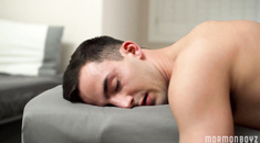 porno-oni-dali-muzhiku-otsosat-porno-na-ebunke